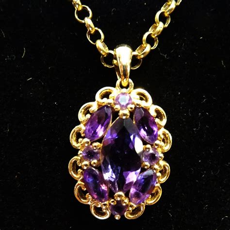 14ct Gold and amethyst pendant - Jewellery & Gold - Hemswell Antique Centres