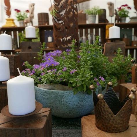 Maybe you would like to learn more about one of these? Im Garten darf eine schöne Gartendeko natürlich nicht ...