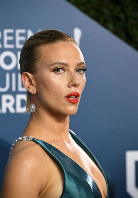 Scarlett Johansson Big Braless Cleavage At 26th Annual Screen Actors Guild Awards In Los