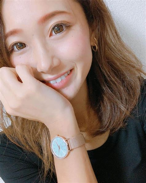 中里さや香さんのインスタグラム写真 中里さや香instagram 「普段、時計じゃなくケータイ見る派だったけど、この時計は一目惚れ ️ ・ 4bwatches japan さんの