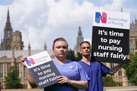 Health Unions To Consult Over Industrial Action Following 3 Pay Rise