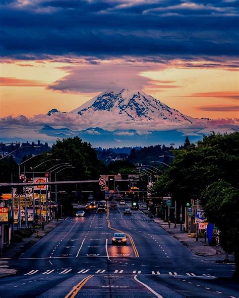 Mt Rainier In The Distance 🌅😍 Photo By Alberthbyang Peacefull