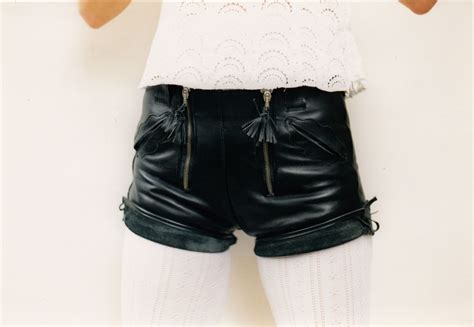 leather shorts ledershorts kurze lederhose traditional fashion club wear trachten