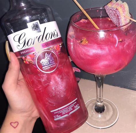 𝓒𝓪𝓷𝓭𝔂 🎀 𝓛𝓲𝓬𝓲𝓸𝓾𝓼 Alcohol Aesthetic Pink Alcoholic Drinks Alcohol