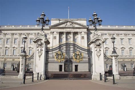 Guided Tour Of Buckingham Palace In London