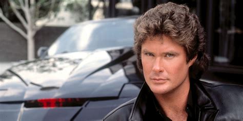The boy, however, witnesses the thieves plan to use the explosive and the gang gives pursuit, and kitt tries to protect him. 11 Things You Need To Know About Knight Rider | ScreenRant
