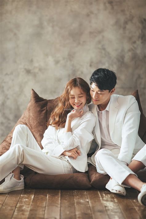 Korean Photoshoot Couple Photoshoot Poses Couple Posing Pre Wedding Poses Wedding Photos