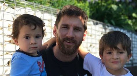 Messi Regresó Con Su Familia A Barcelona Y Antonella Le Dedicó Una