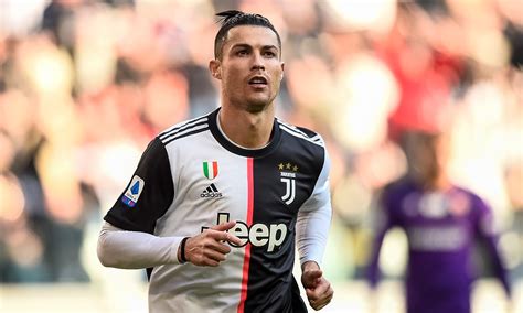 Cristiano ronaldo играет с 2018 в ювентус (юве). Cristiano Ronaldo Now Has More Than 200m Instagram Followers