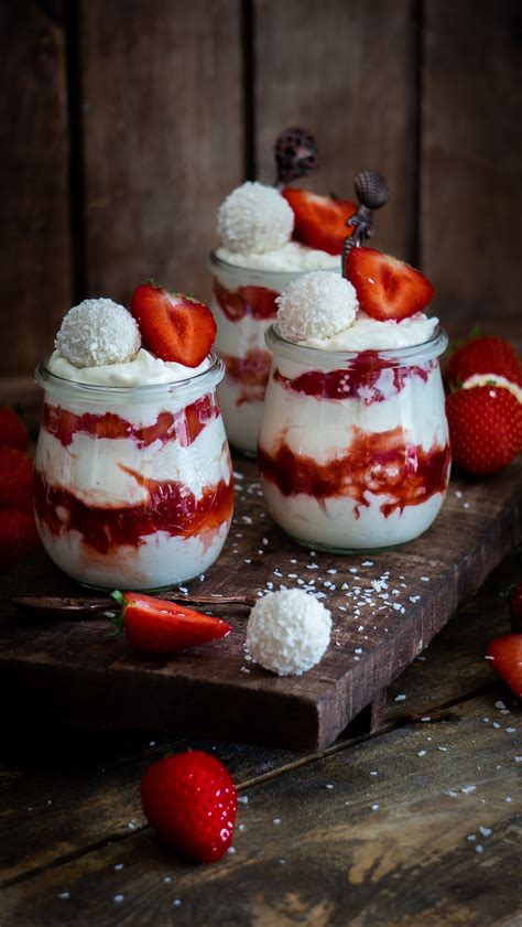 Raffaello-rdbeer Dessert | Erdbeer dessert, Dessert ideen, Einfacher ...