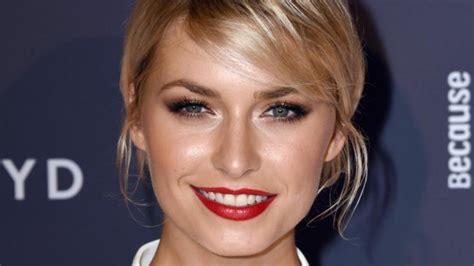 Džíny se sklady v pase 'angelina' 1 299 kč. Lena Gercke unten ohne: SO sexy fiebert sie jetzt schon ...