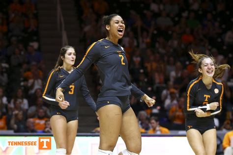 Tennessee Volleyball Falls To Auburn 3 1