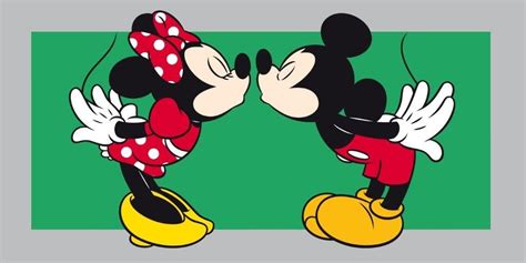 Risultati Immagini Per Minnie E Topolino Bacio Minnie Mouse Disney