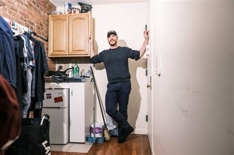 Comedian Claims He Has The Smallest Apartment In Nyc