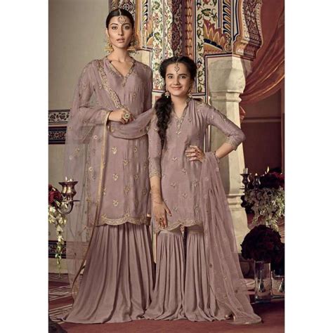 Pin By Mehvish Rasool On Mother Daughter Dress Mother Daughter