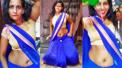 Desi Bhabhi Deep Navel Sexy Dance Saree Pouring Water On Herself Shaking Her Ass Viral Desi