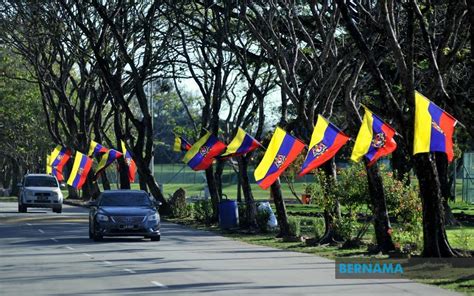 BERNAMA - Kibar bendera semarak Sambutan Hari Wilayah ...