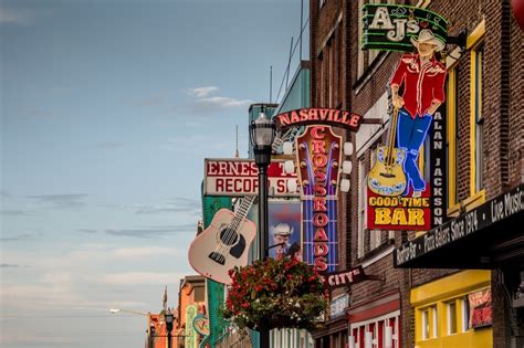 The Story Of Nashville Tennessee The Music City Daily Music Roll