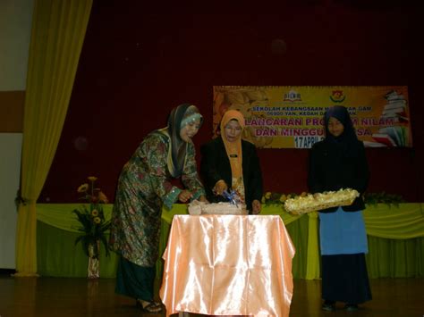 Setiap sekolah wajib mempunyai satu pss sebagai gedung ilmu. PUSAT SUMBER SEKOLAH SK. HJ. NYAK GAM