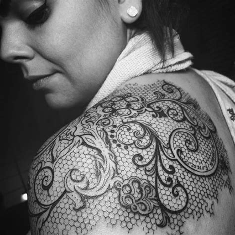 Lace Tattoo On Back Mit Bildern Tätowierungen Tattoo Spitze