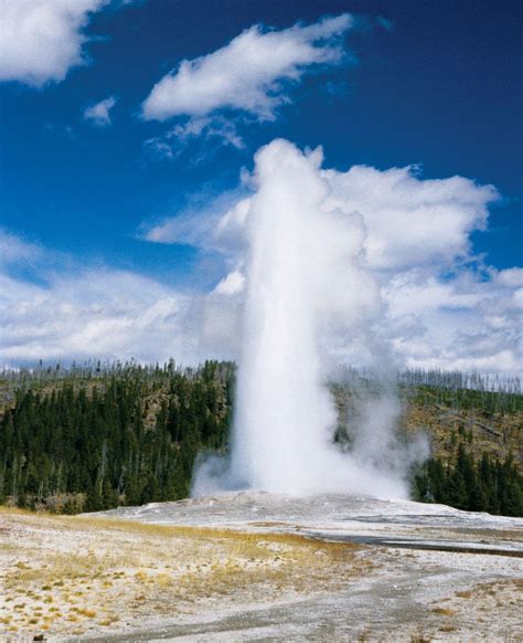 Old Faithful Yellowstone National Park Wyoming Map And Facts