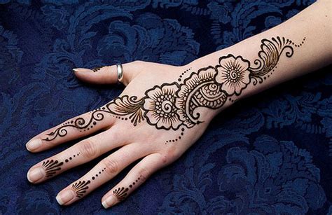 Simple Mehndi Designs To Make Your Home Henna Tattoos