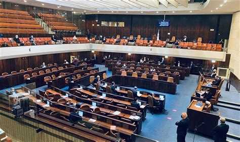 פעילה 12 שנה במפלגת ישראל ביתנו, תומכת באמהות צעירות ושואפת שילדינו יגדלו במדינה ליברלית ושוויונית. סקר חדשות 12: סער ממשיך בצלילה, נתניהו מתחזק, סמוטריץ ...