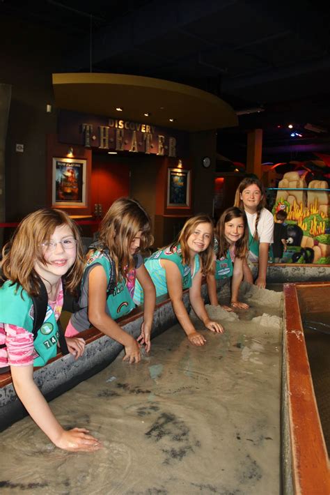 HUNTINGTON BEACH GIRL SCOUT TROOP 746 THE DISCOVERY CENTER