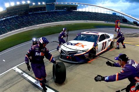 In nascar, drivers get the glory, but pit crews can be the difference between success and failure. Best NASCAR Playoffs pit crews by four-tire stop times ...