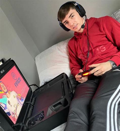 Jun 19, 2021 · billy gilmour picked up the man of the match award as scotland held england to a goalless draw at wembley and he's earned glowing praise following his performance. 5 things you never knew about Chelsea wonder kid, Billy ...