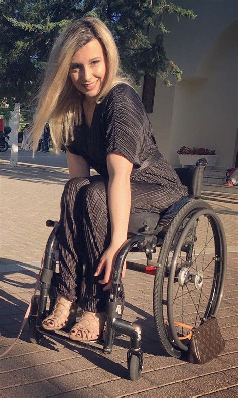 Pin By Simona Ferretti On Wc Wheelchair Women Disabled Women Women