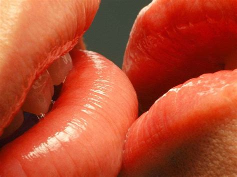 Wallpaper Kissing Lips Wallpapersafari Com