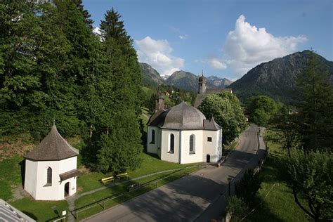Am südrand von oberstdorf befinden sich das haus annemarie in ruhiger und sonniger lage, umgeben von wiesen mit herrlichem blick auf die oberstdorfer bergwelt. Oberstdorf im Sommer - Annemarie Ferienappartements