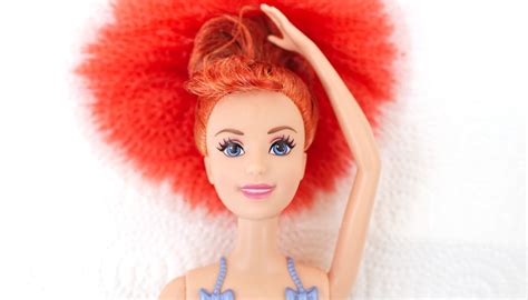 Permanent color works by opening your hair shaft to remove natural hair pigments and insert new color pigments. How to Dye Barbie Hair | How To Adult