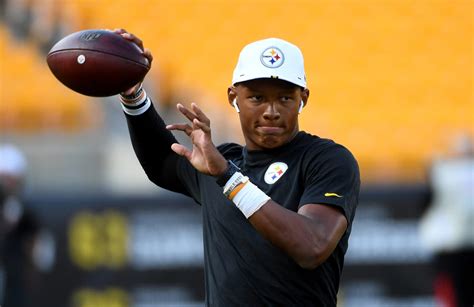 Steelers Made Excellent Move Bringing Back Qb Joshua Dobbs
