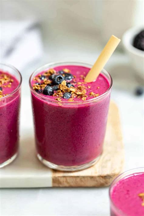 berry and beet smoothie eat with clarity drinks