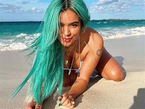 Karol G Muestra Sus Curvas En Bikini Y Sus Seguidores La Aplauden Por Ser Tal Como Es Sin