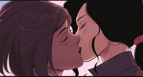 This Lesbian Kiss Has Made Comic Book History · Pinknews