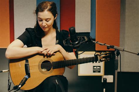 Lisa Hannigan Watch A Stunning Live Session