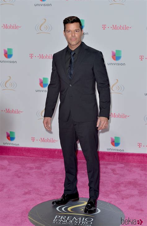 Jeris johnson, ricky desktop — damn! Ricky Martin en los Premios Lo Nuestro 2017 - Alfombra ...