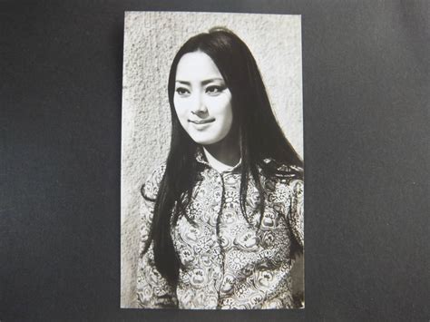 新藤恵美 女優ブロマイド2枚 写真 ｜売買されたオークション情報、yahooの商品情報をアーカイブ公開 オークファン（）
