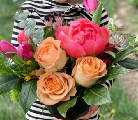 daily signature flowers by gina lynne design findlay ohio
