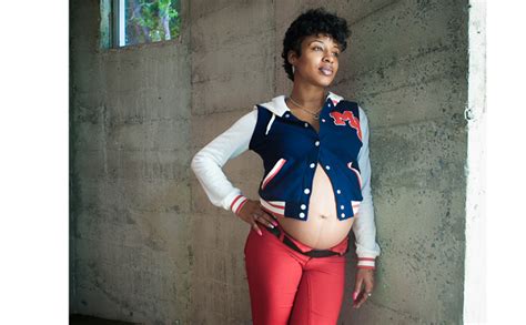 This Photographer Is Giving Homeless Pregnant Women Beautiful Maternity