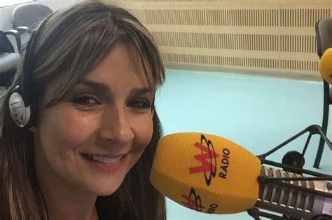 W radio ecuador is a relatively new radio station of talk and news based programs, the radio plays more local based programs to give a softer feelings to their listeners. Vicky Dávila en La W Radio