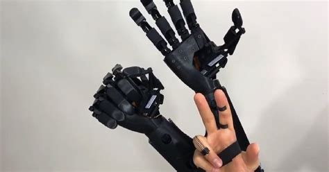 High 10 Bionic Prosthesis Gives You An Extra Hand On Each Arm Robot Hand Digital Trends Hands