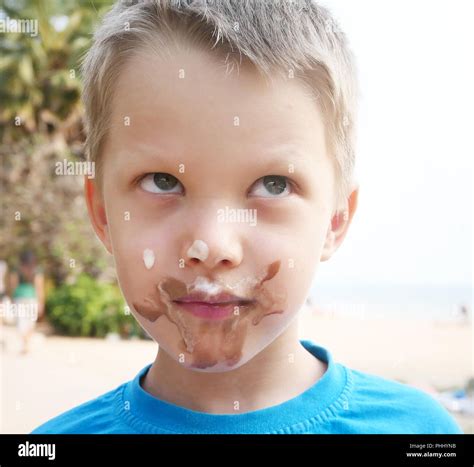 Ice Cream Face Messy Hi Res Stock Photography And Images Alamy
