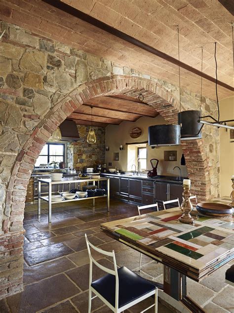 A Captivating Farmhouse In The Tuscan Countryside Tuscan House