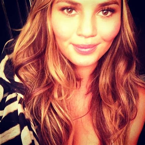 she showed off her new do with a gorgeous selfie chrissy teigen s sexiest instagram pictures