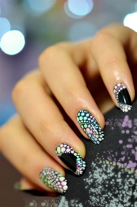 Uñas acrilicas de colores en la punta. 11 Formas de uñas que tienes que conocer ahora mismo