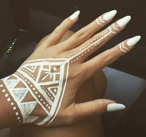 Henna tattoo designs may not, in fact, be tattoos. easy hand henna - Google Search | Simple hand henna, Henna ...